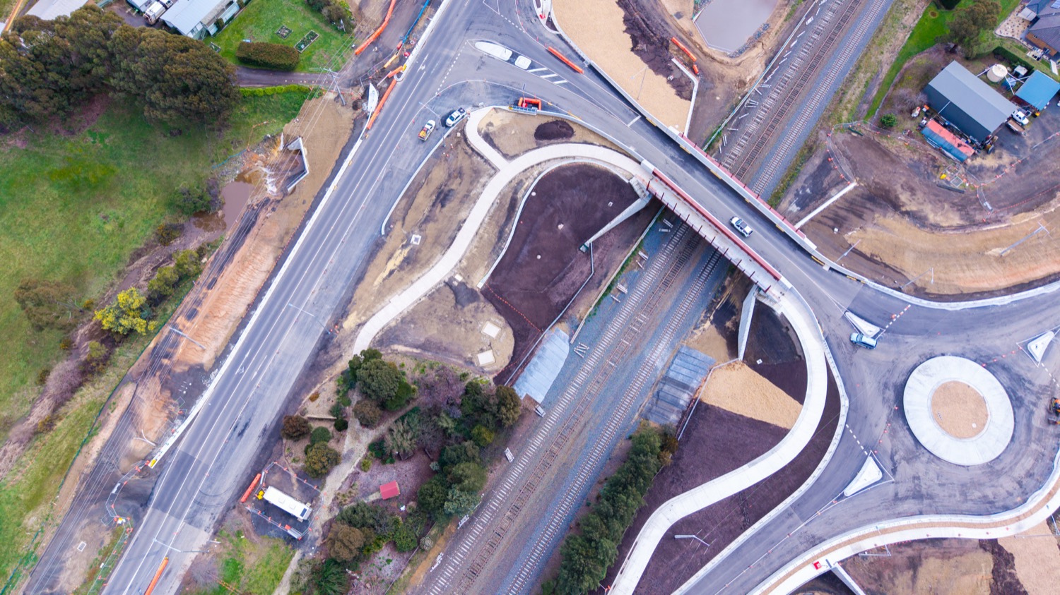 Rail and road interchange construction at Wandong